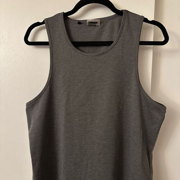 Gymshark Athletic Tank Top Gray Reflective Detail Size Medium EUC - Picture 4 of 9